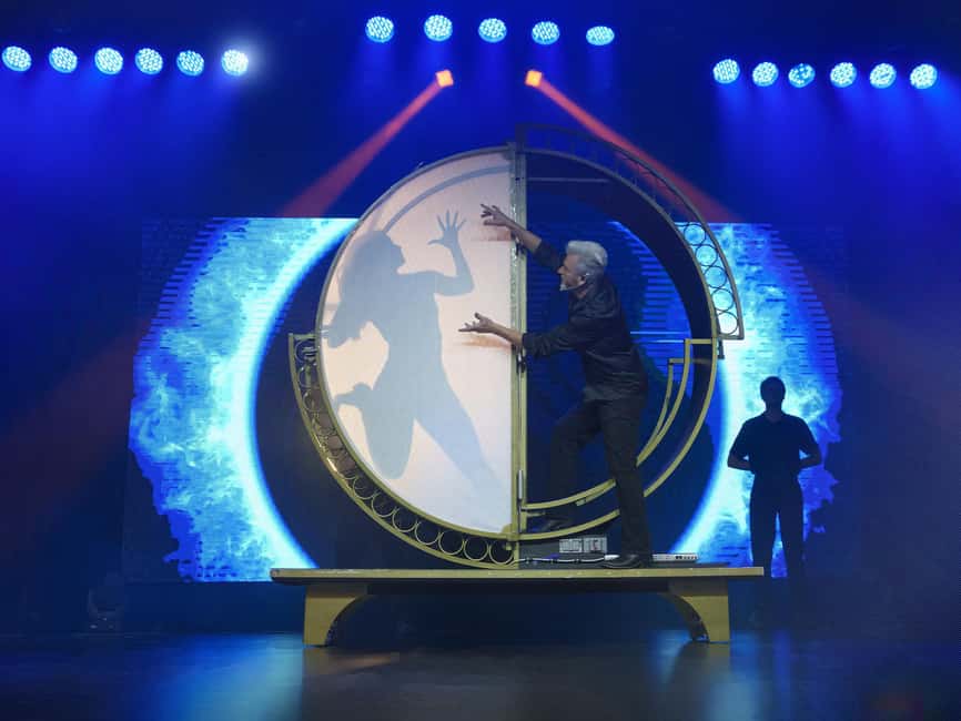 image n.6 of Niagara Falls, Canada: Wild Magic Show Ticket activity in Niagara Falls, Ontario, uploaded by supplier