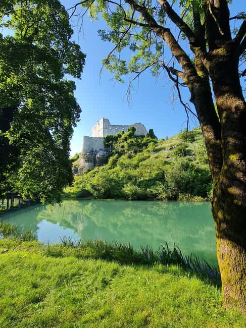 imagem n.10 de De Zagreb: Caiaque em Mrežnica e vila de Rastoke - viagem de 1 dia atividade em Condado de Karlovac, carregada pelo fornecedor