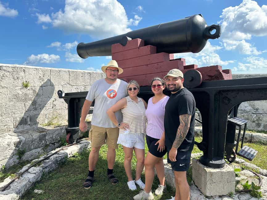 Image N°11 de Nassau : Visite culinaire en scooter électrique avec dégustation de mets et de boissons locales activité à Nassau, Bahamas, publiée par le prestataire