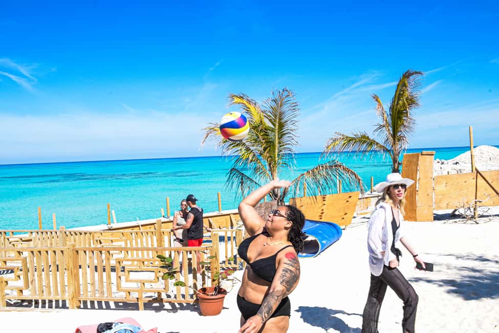 image n.86 of Nassau: 3 Islands Tour, Snorkel, Pig Beach, Turtles & Lunch activity in Berry Islands, uploaded by supplier
