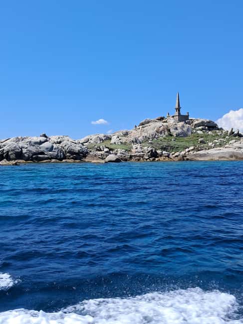 Image N°4 de Santa-Giulia : Demi Journée en mer aux Iles Lavezzi activité à Porto-Vecchio, publiée par le prestataire