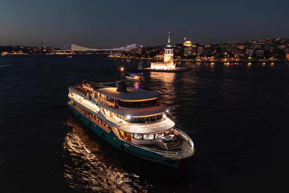 bild nr.52 av Istanbul: Middagskryssning på Bosporen med turkisk nattföreställning aktivitet i Istanbul, uppladdad av arrangören