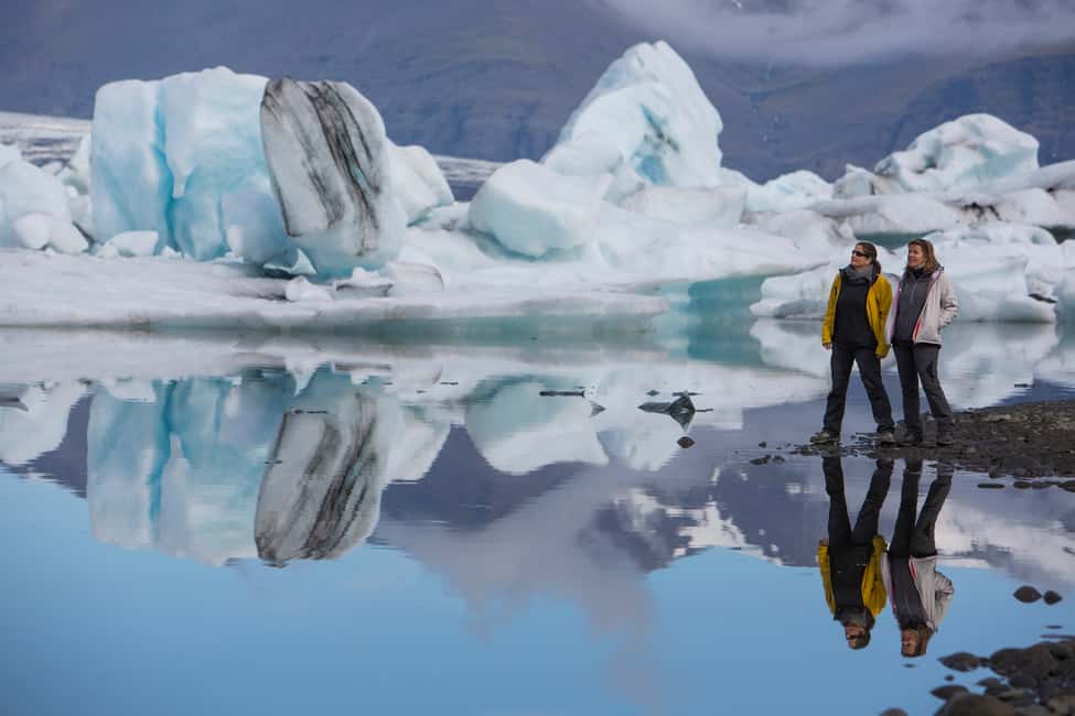 Obraz nr 2 z atrakcji Jökulsárlón: Jaskinia lodowa Vatnajökull - wycieczka z przewodnikiem w Norðurland eystra (Region Północno-Wschodni), przesłany przez organizatora