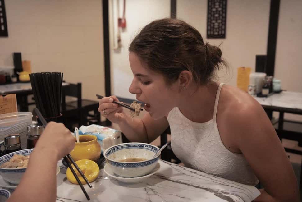imagem n.12 de Tour gastronómico pelas ruas de Hong Kong com moradores locais - Dim Sum, Wonton atividade em Hong Kong, carregada pelo fornecedor