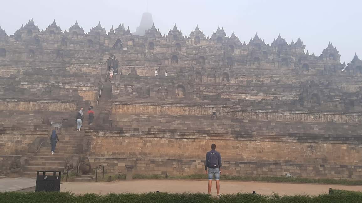 image n.4 of From Yogyakarta : One Day Tour Borobudur and Prambanan activity in Yogyakarta, uploaded by supplier