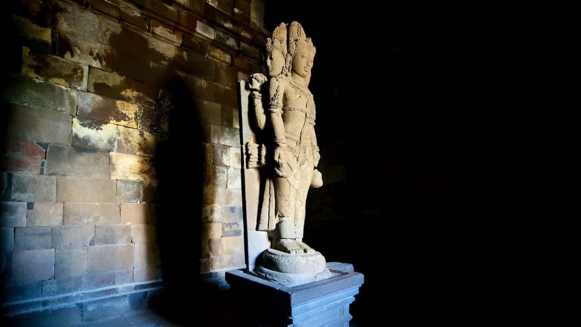 image n.7 of Yogyakarta: Borobudur Climb & Prambanan Guided Tour activity in Yogyakarta, uploaded by supplier