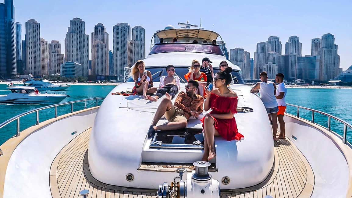 Bild Nr. 4 von Dubai Marina: Yacht-Tour mit optionalem Frühstück oder BBQ Aktivität in Dubai, hochgeladen vom Anbieter