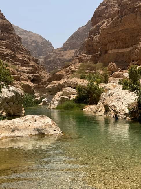 Obraz nr 11 z atrakcji Muscat: Prywatna wycieczka po Wadi Shab i Bimmah Sinkhole + bezpłatny lunch w Al-Mintakat asz-Szarkijja, przesłany przez organizatora