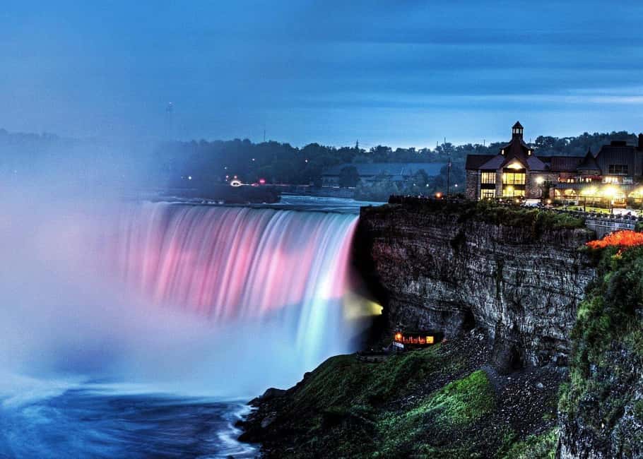 Obraz nr 5 z atrakcji Wodospady Niagara, USA: Nocna atrakcja z fajerwerkami w Wodospad Niagara w USA, przesłany przez organizatora