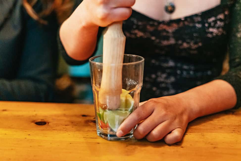 Bild Nr. 5 von Barcelona: Cocktail-Meisterkurs vom Mixologen mit Tapas Aktivität in Barcelona, hochgeladen vom Anbieter