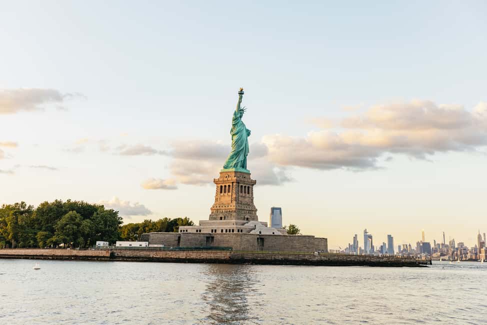 image n.18 of New York City: Sunset Yacht Cruise activity in New York City, uploaded by supplier