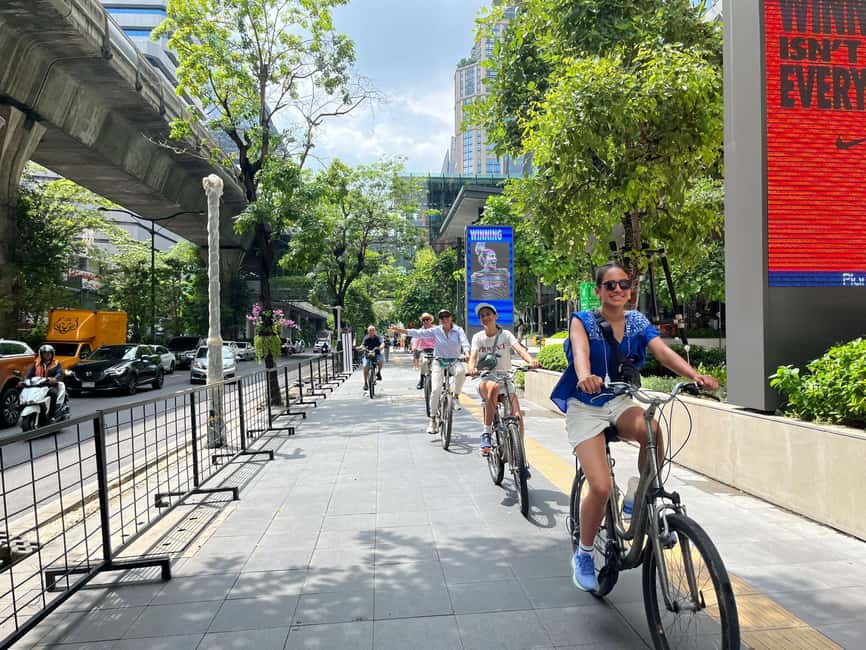 imagen n.º 1 de Bangkok: tour matutino en bicicleta con trayecto en ferry actividad en Bangkok, subida por el proveedor