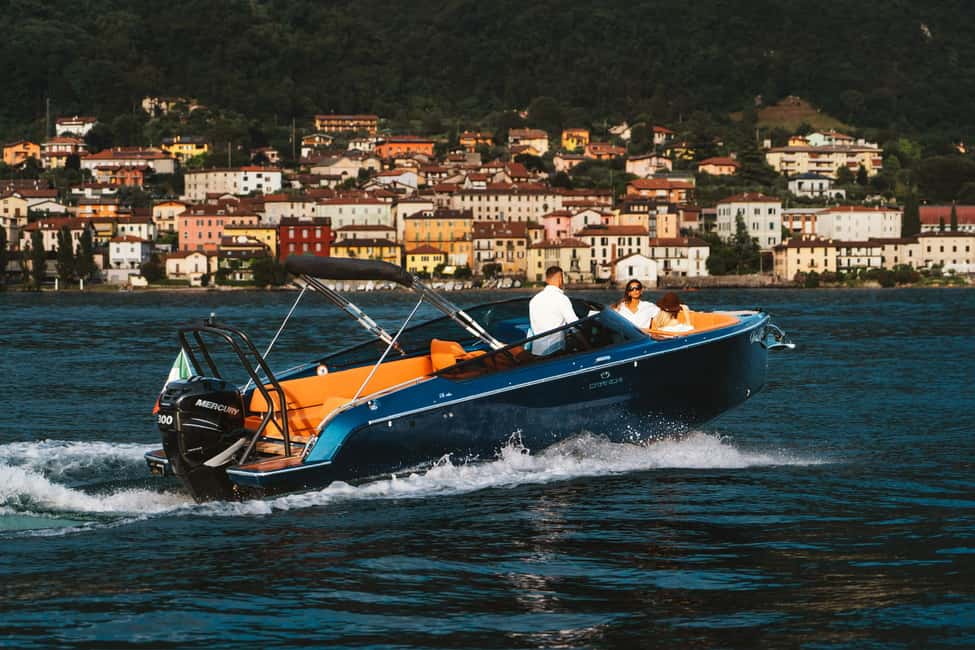 imagen n.º 6 de Lago de Como: Tour en barco privado con capitán y bebidas actividad en Varenna, subida por el proveedor