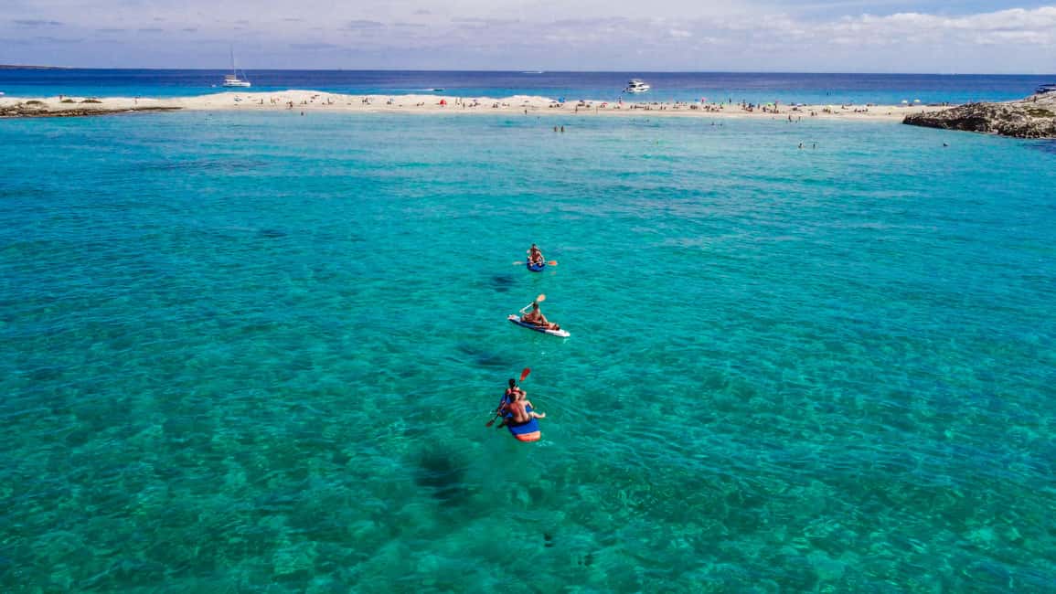 Image N°77 de Ibiza : croisière premium d'une journée à Formentera en catamaran activité à Sant Josep de sa Talaia, publiée par le prestataire
