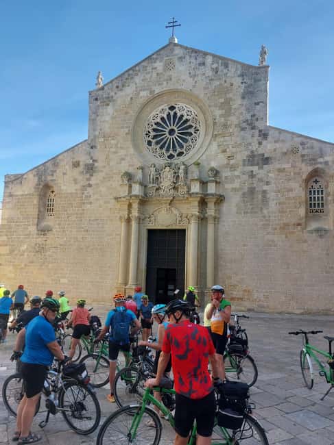 Immagine nº 16 di Lecce: tour in e-bike a Galatina con frantoio e degustazione di vino attività a Corigliano D'otranto, caricata dal fornitore