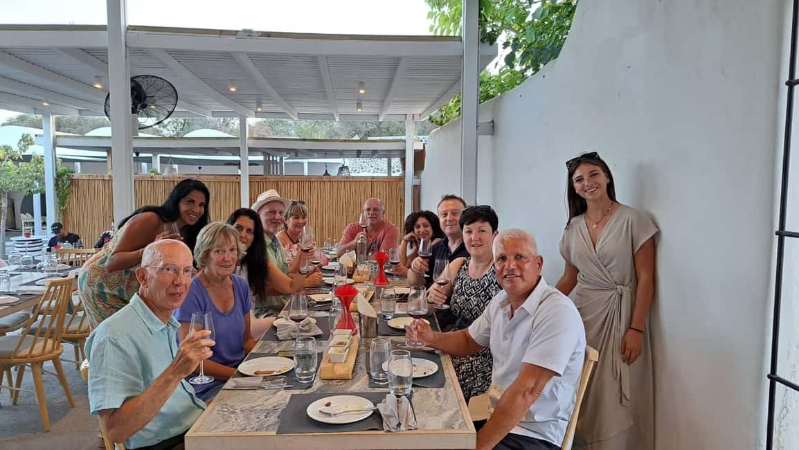 imagem n.21 de Santorini: Visita de degustação de vinhos e observação do pôr do sol atividade em Fira, Santorini, carregada pelo fornecedor