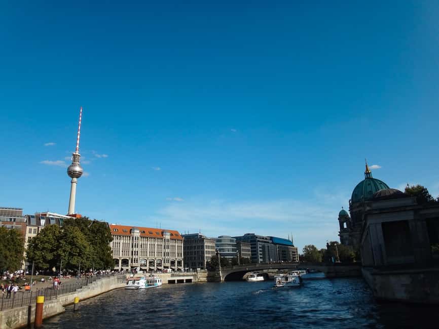 imagen n.º 10 de Berlín: Crucero de 2,5 horas en barco por el lado Este con comentarios actividad en Berlín, subida por el proveedor