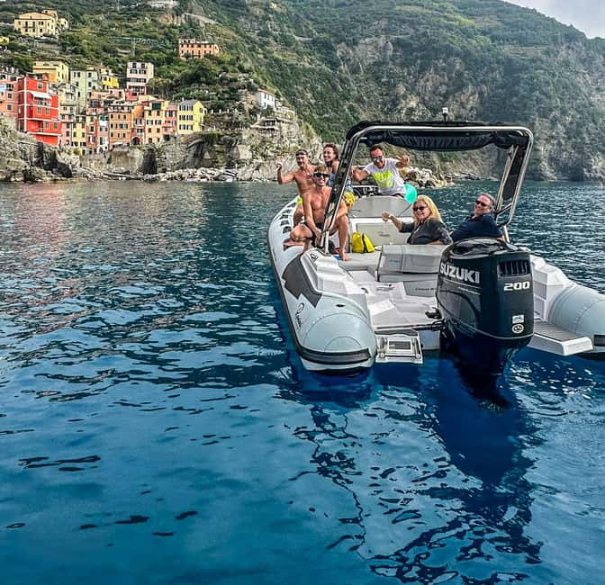 Immagine nº 8 di Cinque Terre Boat Tour da La Spezia, Lerici, Portovenere e Monterosso attività a Liguria, caricata dal fornitore