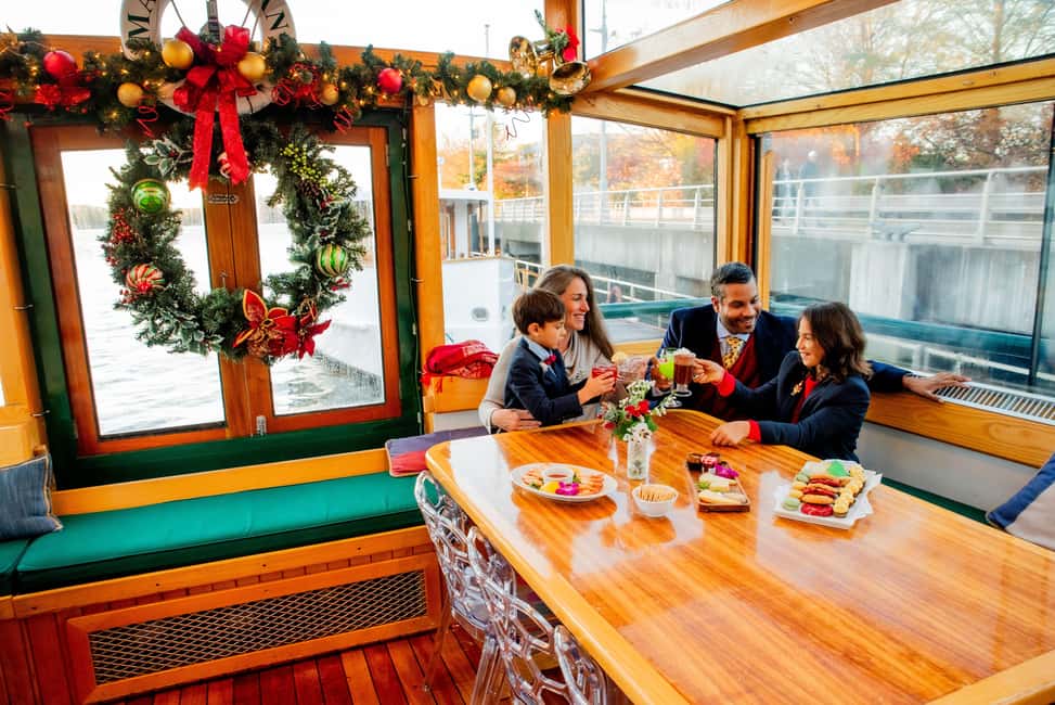 image n.2 of New York City: Weekend Holiday Brunch Cruise activity in New York City, uploaded by supplier