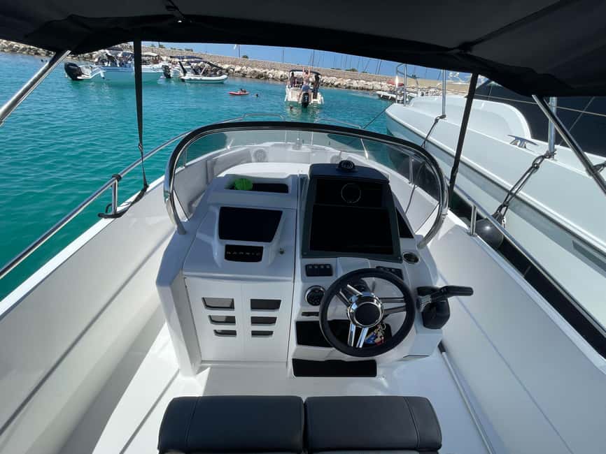 image n.5 of Polignano a Mare Caves and Grottos Tour by Boat with Spritz activity in Polignano a Mare, uploaded by supplier