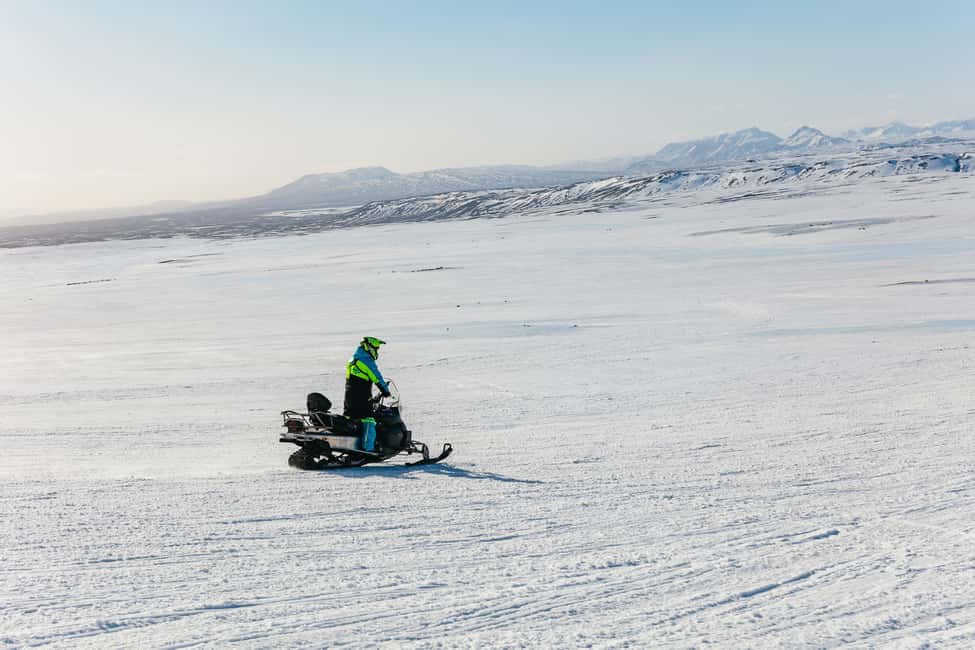 bild nr.18 av Från Reykjavik: Gyllene cirkeln och snöskoteråkning på glaciären aktivitet i Södra Island, uppladdad av arrangören
