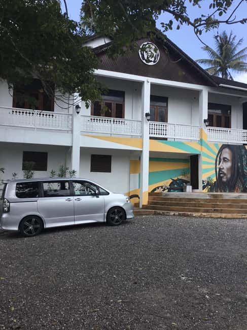 imagem n.4 de De Falmouth Bay: Museu Bob Marley e excursão à Nine Mile atividade em Kingston, Jamaica, carregada pelo fornecedor