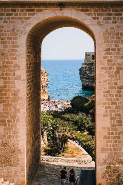image n.11 of Polignano a Mare: Street Food Tour with Tastings and Wine activity in Polignano a Mare, uploaded by supplier