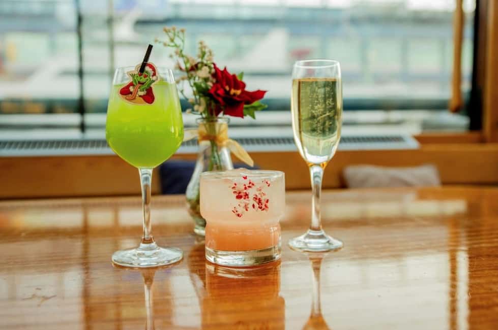 image n.9 of New York City: Weekend Holiday Brunch Cruise activity in New York City, uploaded by supplier