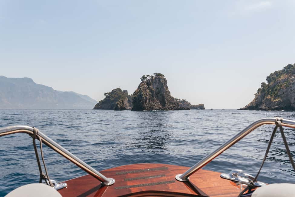 Image N°6 de Au départ de Sorrente : Excursion d'une journée en bateau à Amalfi et Positano activité à Campanie, publiée par le prestataire