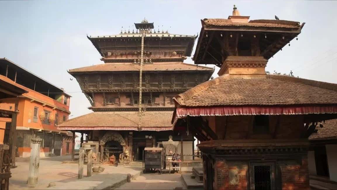 imagen n.º 8 de Katmandú: Kirtipur, Baishdhara, Swayambhu, Estupa de Boudha actividad en Katmandú, subida por el proveedor