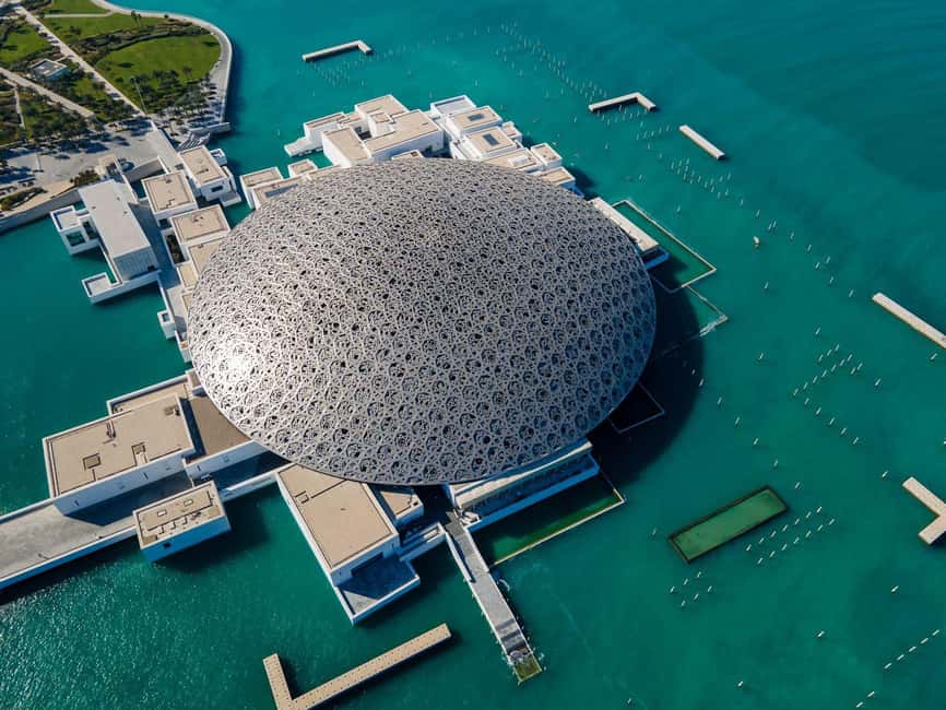 imaginea n.2 a activității Din Dubai: Marea Moschee Abu Dhabi și Muzeul Luvru, zi întreagă în Dubai, încărcată de organizator