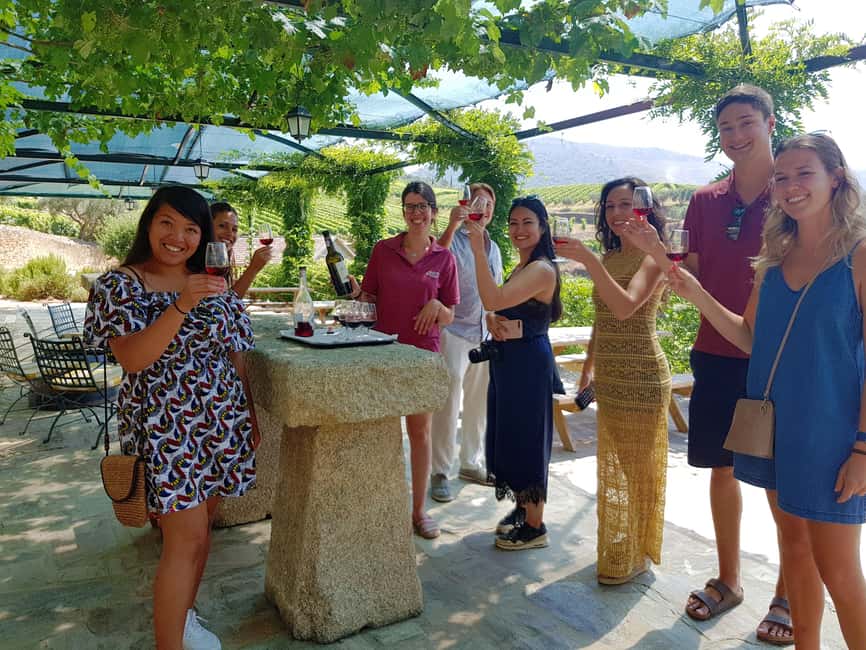 Bild Nr. 25 von Porto: 3 Douro Valley Vineyards Tour mit Mittagessen Aktivität in Região Norte, hochgeladen vom Anbieter