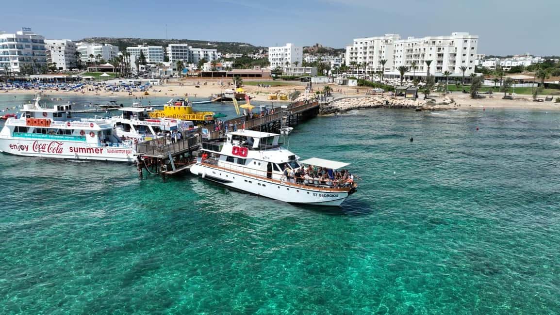 Image N°13 de Protaras : Croisière Waterworld Turtle Cove avec arrêts baignade activité à Chypre, publiée par le prestataire