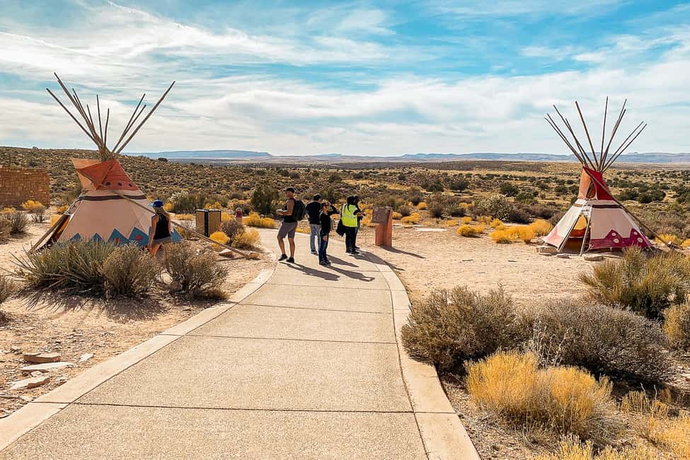 imagem n.7 de Las Vegas: Excursão à Margem Oeste do Grand Canyon com Skywalk opcional atividade em Arizona, carregada pelo fornecedor