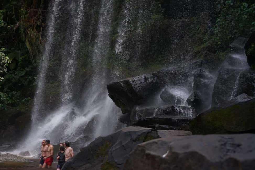 imagem n.25 de Siem Reap: Cascata de Kulen e excursão de um dia a 1000 Lingas com almoço atividade em Siem Reap (Província), carregada pelo fornecedor