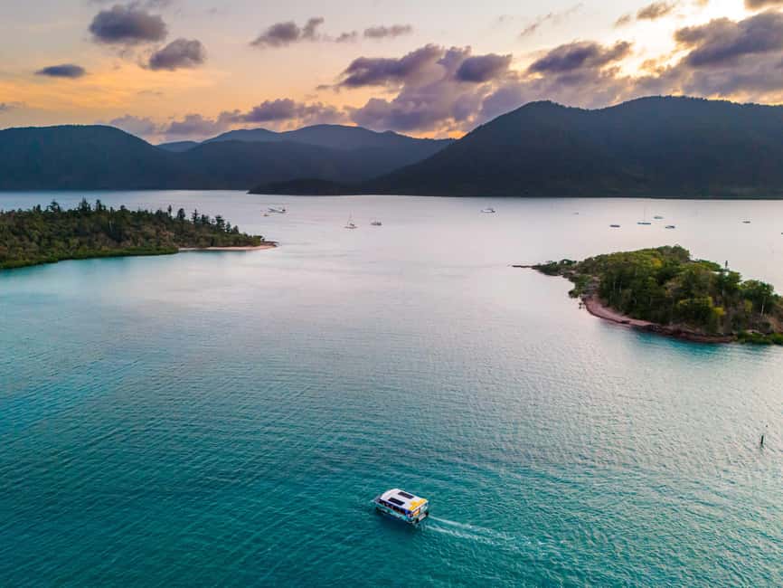 image n.1 of Airlie Beach: Bottoms Up Sunset Cruise with Drink activity in Shute Harbour, uploaded by supplier