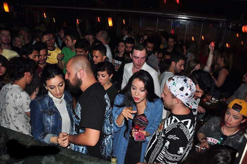 Image N°7 de Tournée des bars de Shanghai en 4 heures (tournée des bars et des boîtes de nuit) activité à Shanghaï, publiée par le prestataire