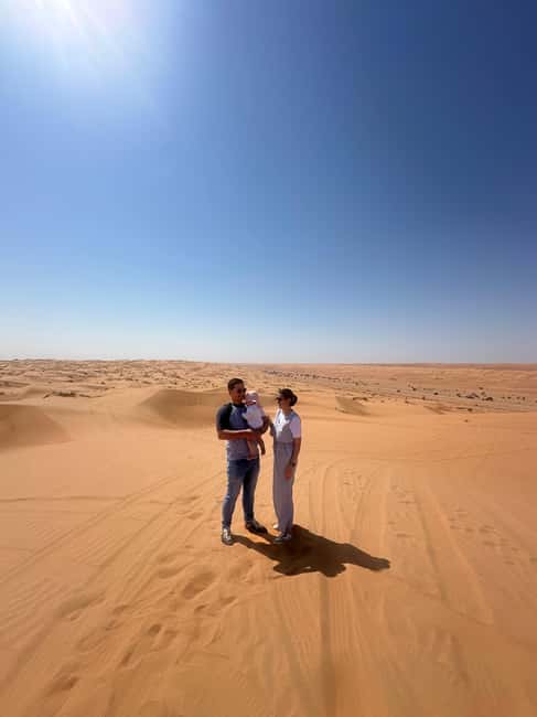 Immagine nº 2 di Muscat: giro in cammello al tramonto nel deserto di Bidiya con trasferimento attività a Regione al-Sharqiyya, caricata dal fornitore