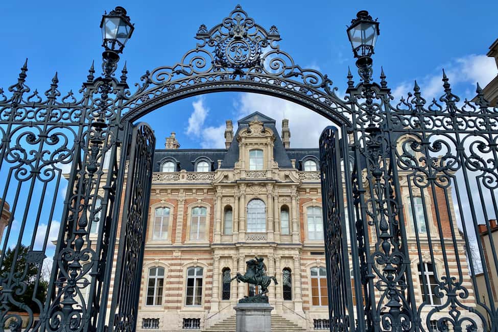 image n.6 of Private Champagne Ruinart, Moet Chandon VIP Tour by Mercedes activity in Reims, uploaded by supplier