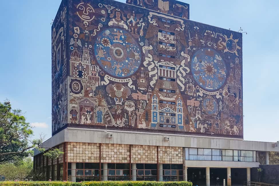 image n.28 of CDMX: Xochimilco, Coyoacan, Frida Kahlo Museum & Murals Tour activity in Mexico City, uploaded by supplier