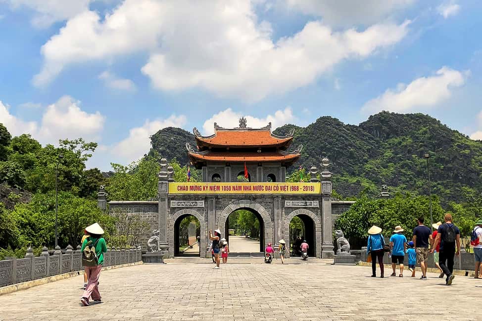 image n.3 of Hanoi/Ninh Binh: 1-Day Tam Coc/Trang An, Hoa Lu & Mua Caves activity in Central Vietnam, uploaded by supplier