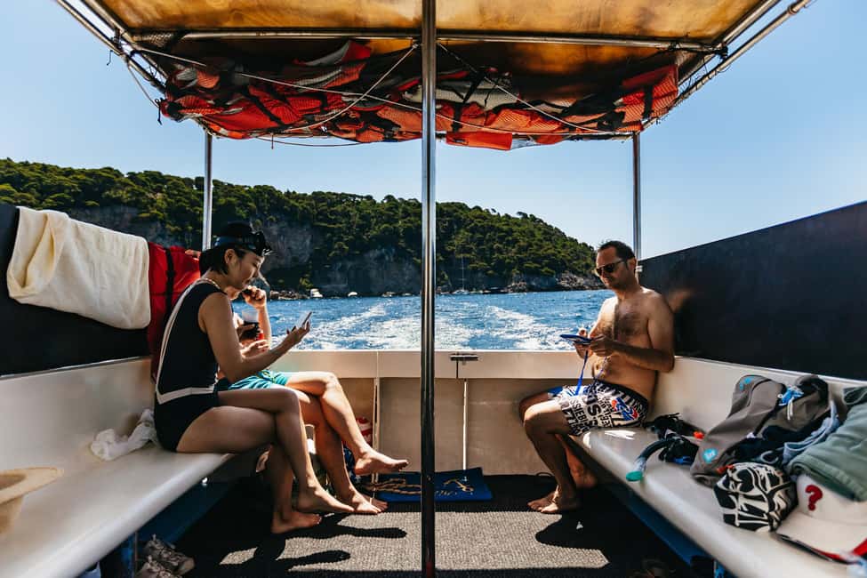 Immagine nº 4 di Dubrovnik: esplorazione in barca per piccoli gruppi della Grotta Azzurra e di Elafit attività a Dalmazia, caricata dal fornitore