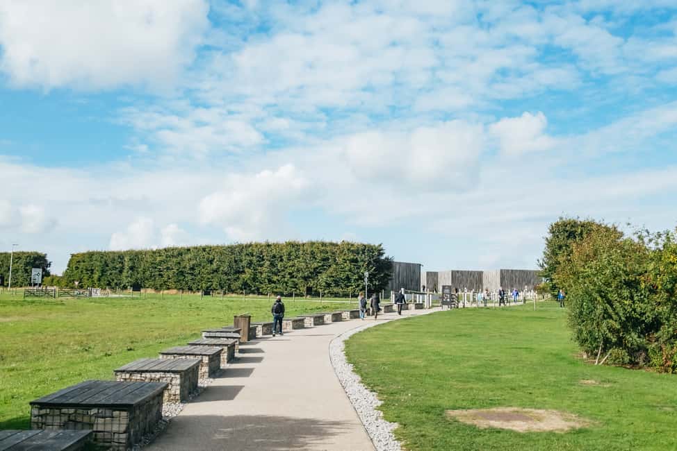 image n.20 of London: Full-Day Windsor, Stonehenge, and Oxford Tour activity in Amesbury, uploaded by supplier