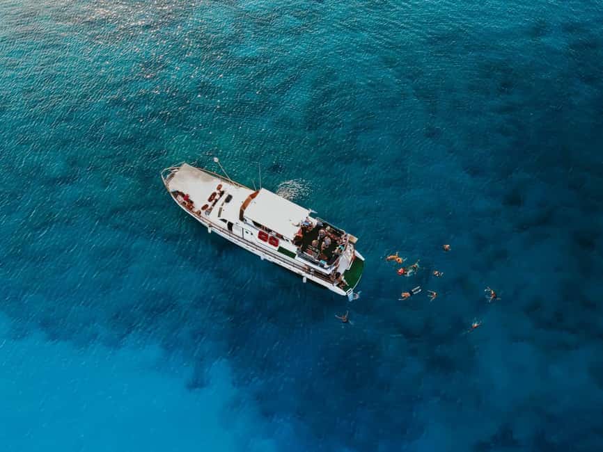 Image N°18 de Protaras : Croisière Waterworld Turtle Cove avec arrêts baignade activité à Chypre, publiée par le prestataire