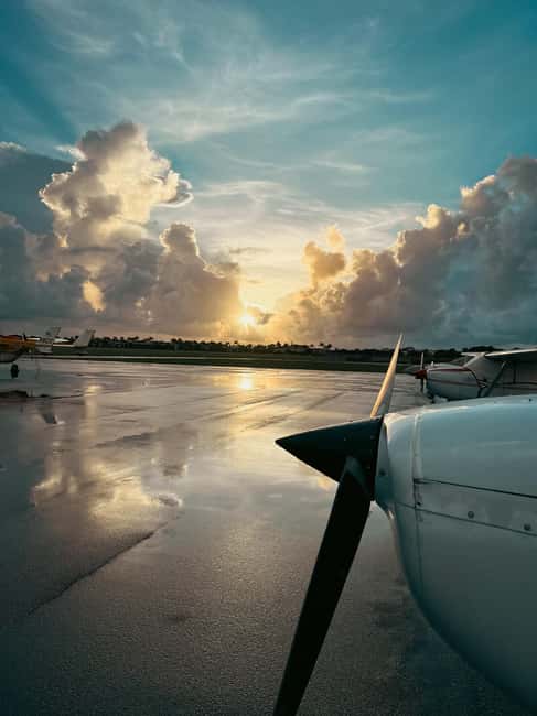 image n.16 of Miami Beach: South Beach Private Airplane Tour with Drinks activity in Miami, uploaded by supplier