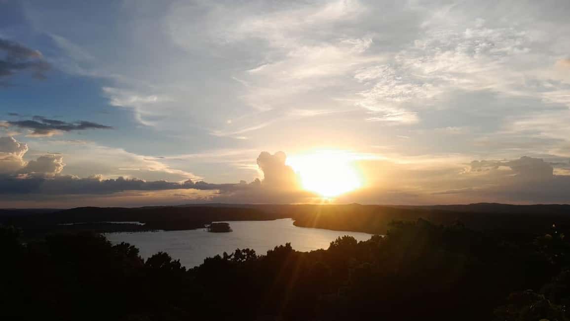 afbeelding n.5 van Flores: Yaxha Gedeelde Zonsondergang Tour met Vervoer & Gids activiteit in Flores, Guatemala, geüpload door aanbieder