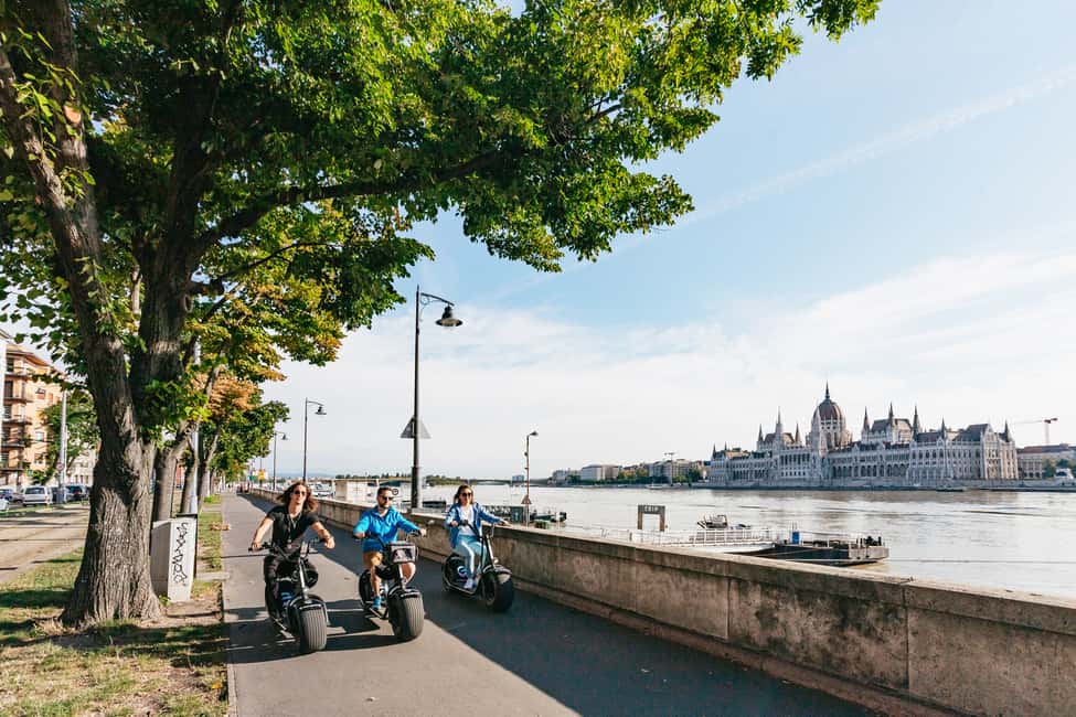 Image N°22 de Budapest : visites en petit groupe en scooter électrique MonsteRoller activité à Budapest, publiée par le prestataire