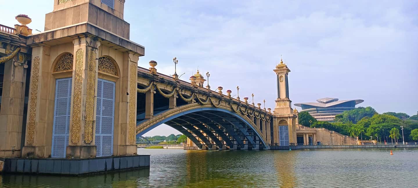 image n.15 of Kuala Lumpur: Putrajaya Tour with Traditional Boat Cruise activity in Putrajaya, uploaded by supplier