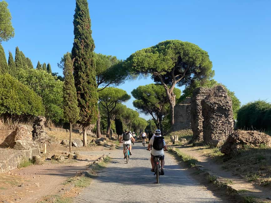 Immagine nº 1 di Il miglior tour avventuroso in MTB elettrica sulla Via Appia e gli acquedotti (26 km) attività a Roma, caricata dal fornitore