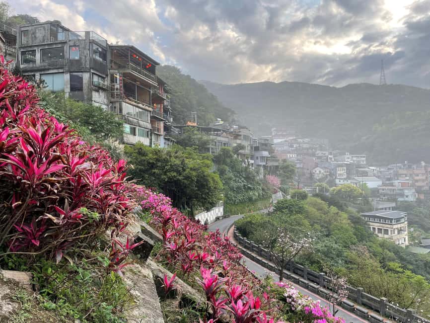 image n.18 of From Taipei: Yehliu, Jiufen, and Pingxi Day Tour activity in New Taipei City, uploaded by supplier